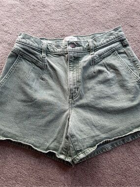 Universal Thread Green Pleated front Denim Jean Shorts Size 28